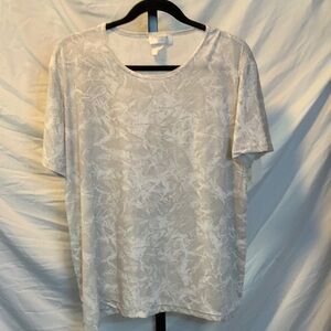 🌺Chic White Patterned Women's Tee 🌺bundled price bin1🌺